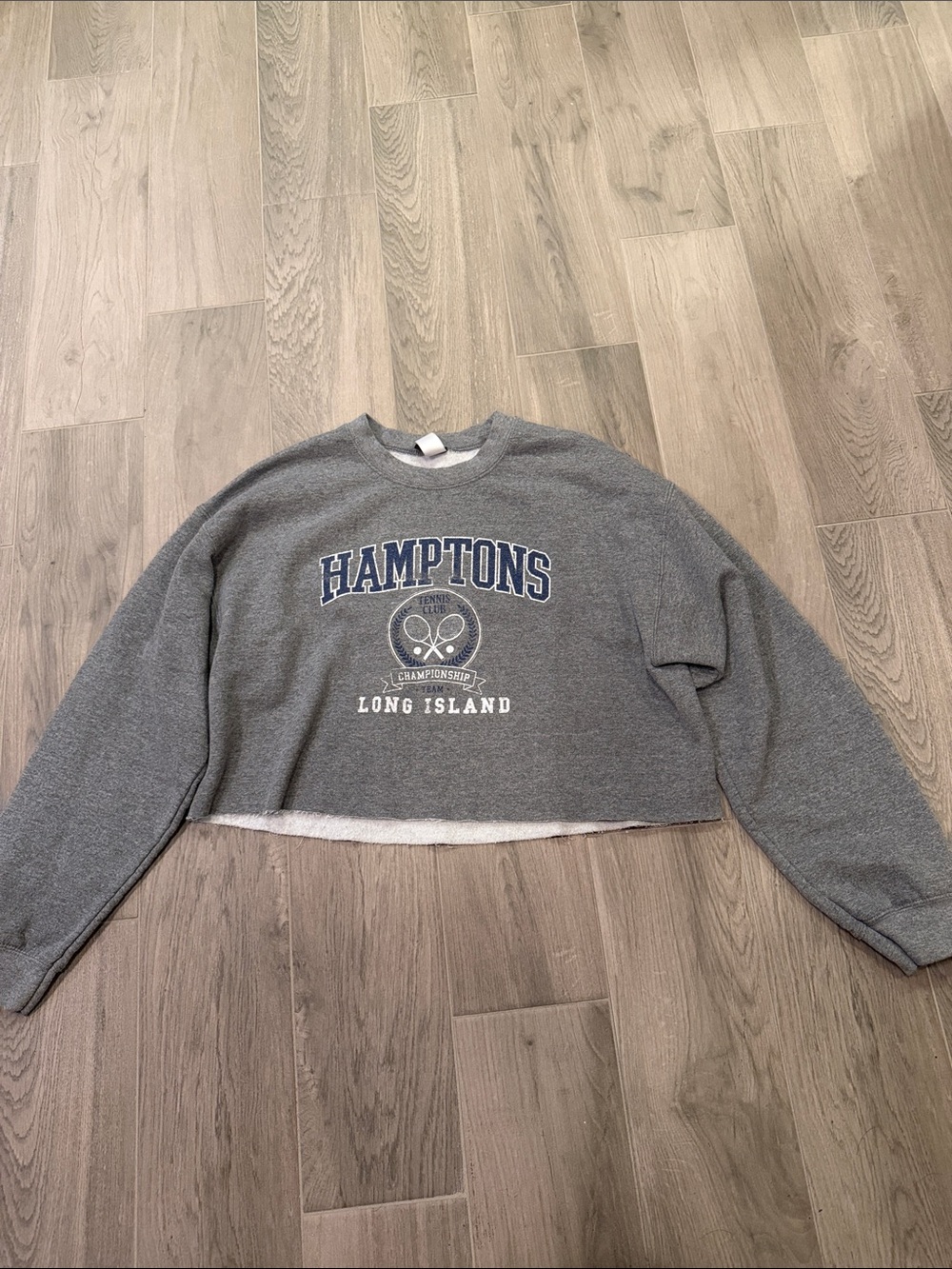 Sweet Claire Women’s Hamptons Long Island Gray Cropped Sweatshirt Size S/M